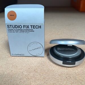 Nwt MAC Studio Fix Texh Cream to Powder Foundation NW43